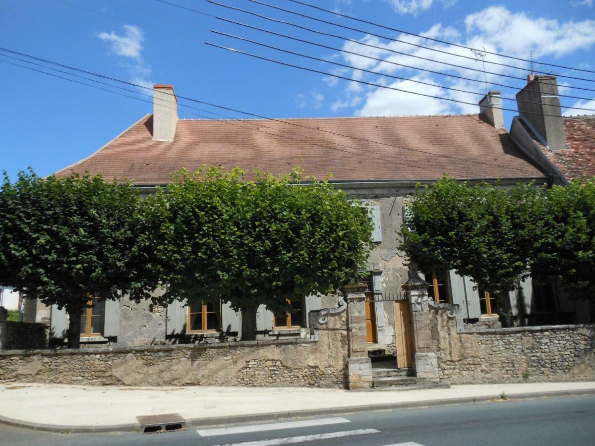 Les Chambres De La Basilique Neuvy-Saint-Sepulchre Exterior photo